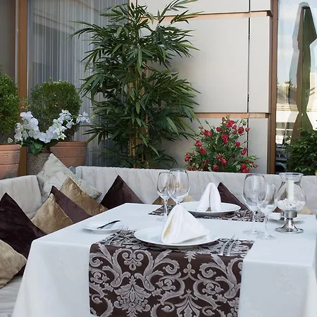 Premier Palace 5* Bukarest