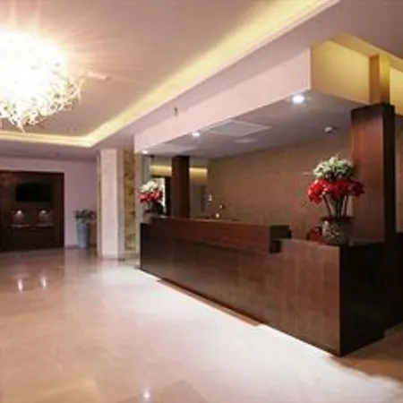 מלון Premier Palace 5*